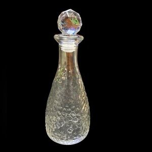 Elegant Clear Glass Decanter